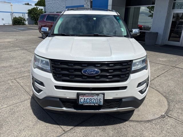 2016 Ford Explorer — rear three-quarter view