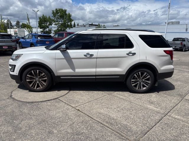 2016 Ford Explorer — detail view